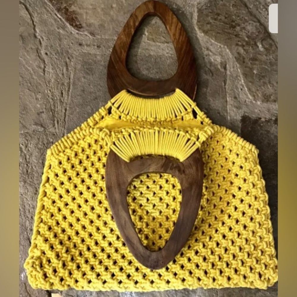 NWT Yellow Urban Outfitters Large Wood Handle Macrame Tote Bag. - Picture 3 of 8